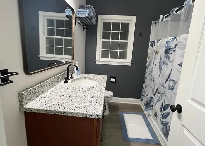 Сasa de vacaciones Sapphire Shire Winston-Salem